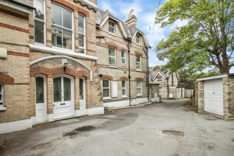 3 bedroom flat for sale