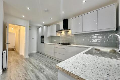 Moores Road, Leicester LE4 3 bed end of terrace house for sale
