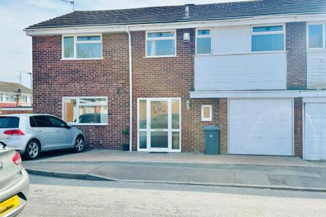 5 bedroom semi-detached house for sale