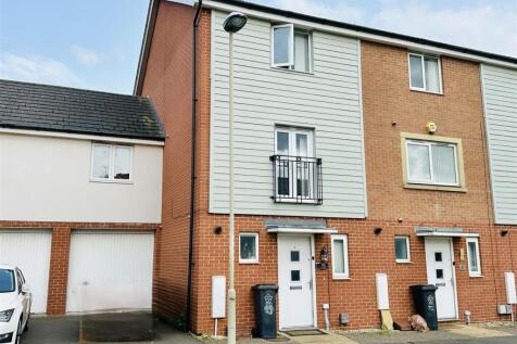 4 bedroom town house for sale