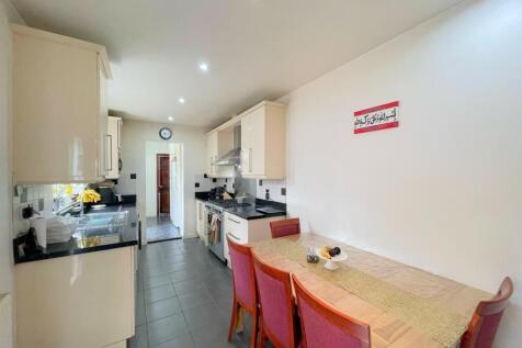 5 bedroom terraced house for sale
