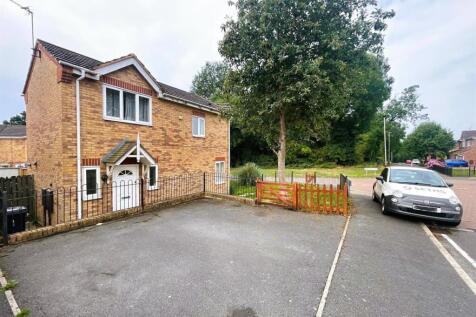 2 bedroom semi-detached house for sale