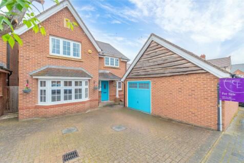 4 bedroom detached house for sale