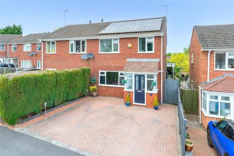 Oldcroft, Oakengates, Telford... 3 bed semi