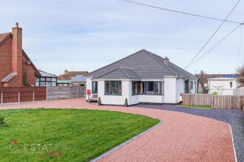 2 bedroom detached bungalow for sale