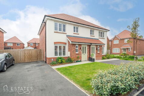 3 bedroom semi-detached house for sale