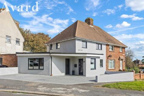 4 bedroom semi-detached house for sale