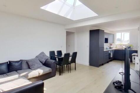 North Road, Lancing BN15 2 bed flat for sale