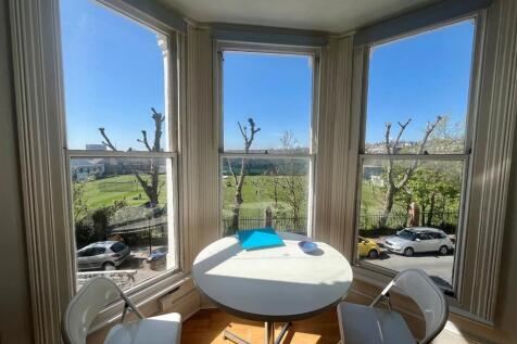 Walpole Terrace, Brighton BN2 2 bed flat for sale