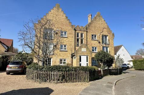 Fore Street, Basildon SS15 2 bed flat for sale