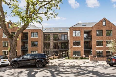 Holden Road, Woodside Park 2 bed flat for sale