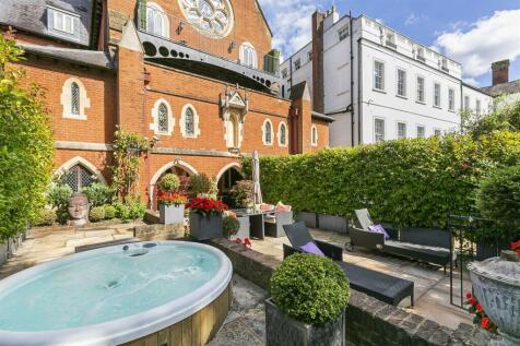 3 bedroom flat for sale