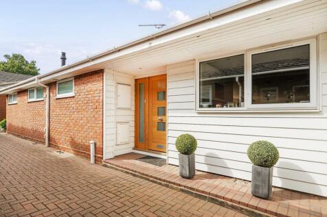 Badgers Croft, Totteridge 3 bed detached bungalow for sale