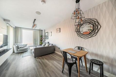Quayle Crescent, Whetstone 1 bed flat for sale