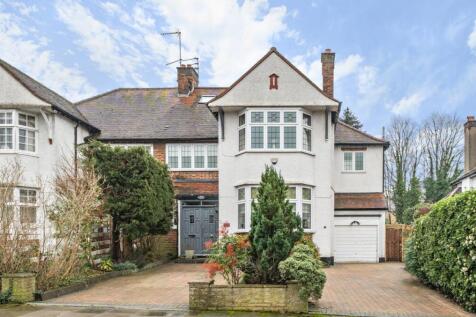 5 bedroom semi-detached house for sale
