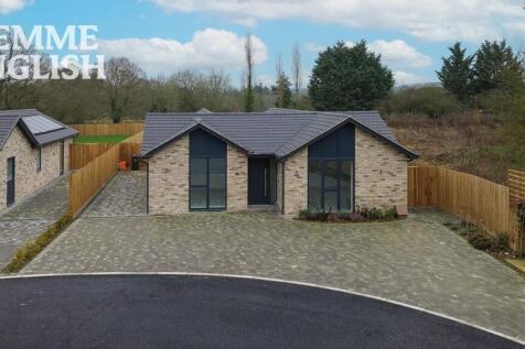 3 bedroom detached bungalow for sale