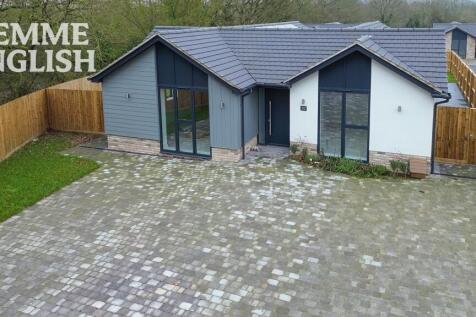 3 bedroom detached bungalow for sale