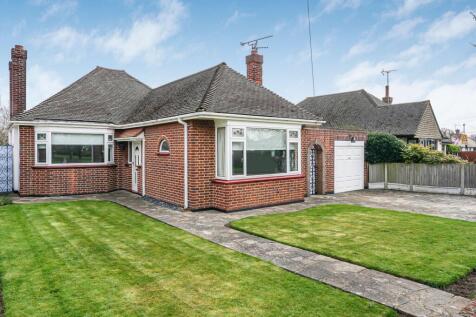 2 bedroom detached bungalow for sale