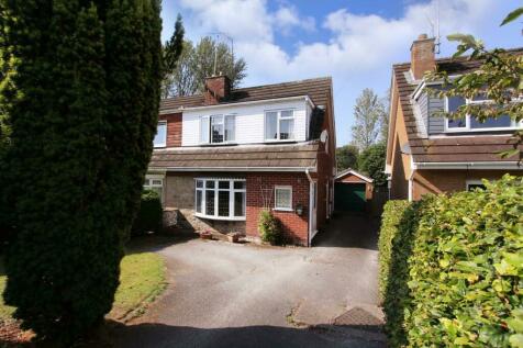 3 bedroom semi-detached house for sale