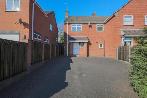 2 bedroom semi-detached house for sale