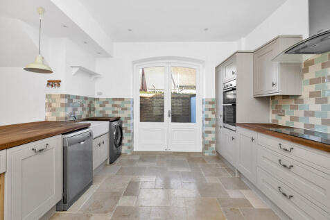4 bedroom semi-detached house for sale