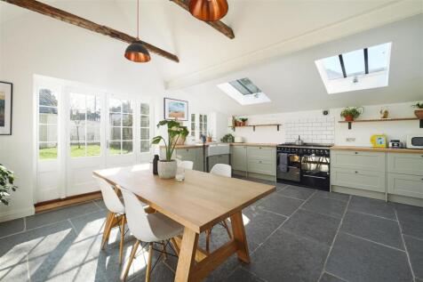The Mechanics Arms, 44 West Street... 4 bed end of terrace house for sale
