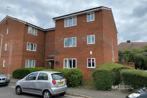 Ranyard Close, Chessington, Surrey.... 1 bed flat for sale