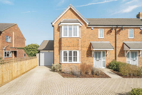 Station Road, Milton Keynes MK17 3 bed semi