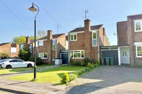 Greenfields, Buckingham MK18 3 bed link detached house for sale