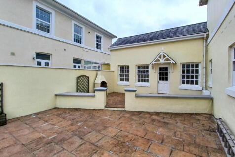 3 bedroom semi-detached bungalow for sale