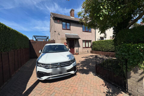 3 bedroom semi-detached house for sale