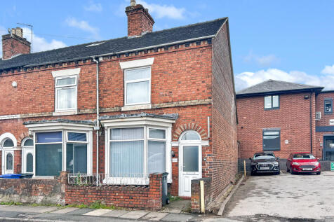 4 bedroom end of terrace house for sale