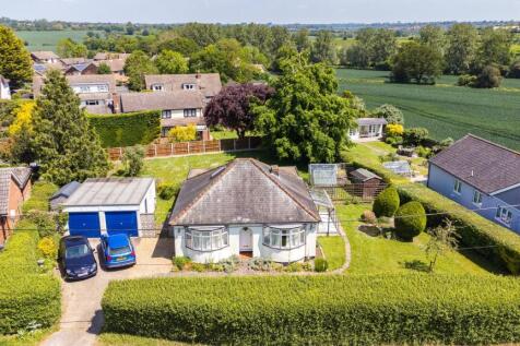 2 bedroom detached bungalow for sale