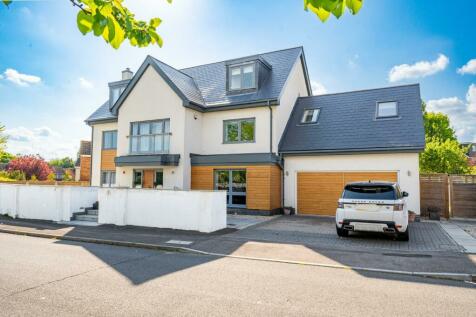 6 bedroom detached house for sale