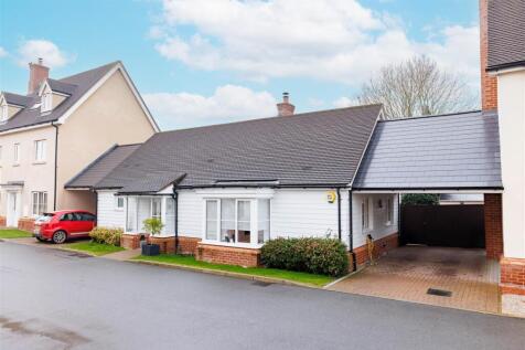 Owers Place, High Roding, Dunmow, Essex 2 bed detached bungalow for sale