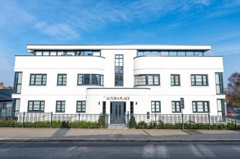 Stortford Road, Dunmow, Essex 3 bed apartment for sale