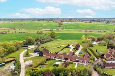 Brook Street, Little Dunmow, Dunmow 4 bed barn conversion for sale