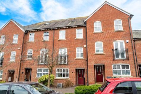 Worrin Road, Flitch Green, Dunmow, Essex 4 bed townhouse for sale