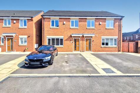 3 bedroom semi-detached house for sale