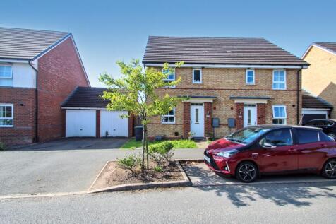 3 bedroom semi-detached house for sale