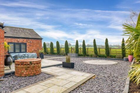 4 bedroom barn conversion for sale