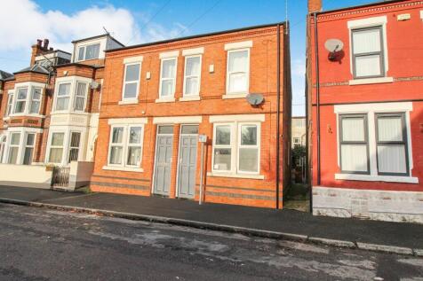 5 bedroom semi-detached house for sale