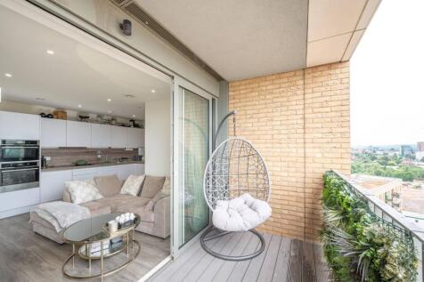 Moorhen Drive, Hendon, London, NW9 2 bed flat for sale