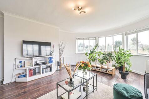 Lyttelton Road, East Finchley... 3 bed flat for sale