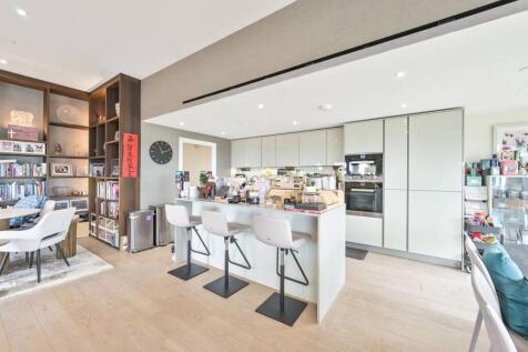 Beaufort Square, Colindale, London, NW9 4 bed flat for sale