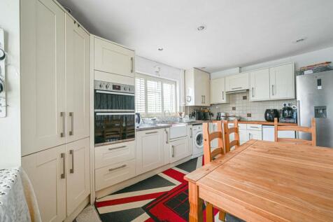 Crescent Way, North Finchley, London... 4 bed end of terrace house for sale