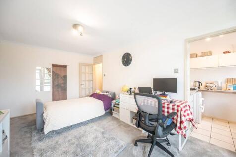 Ashbourne Close, Woodside Park... Studio for sale