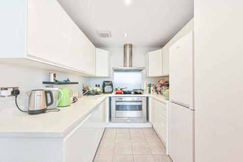 Kingsway, North Finchley, London, N12 2 bed flat for sale