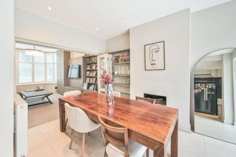 Hammers Lane, Mill Hill, London, NW7 4 bed semi