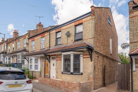 Middle Road, East Barnet, Barnet, EN4 3 bed end of terrace house for sale